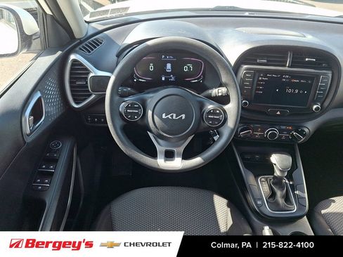 Used 2023 Kia Soul LX w/ Option Group 015 FWD image 14