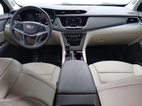 Used 2021 Cadillac XT5 Premium Luxury FWD image 10