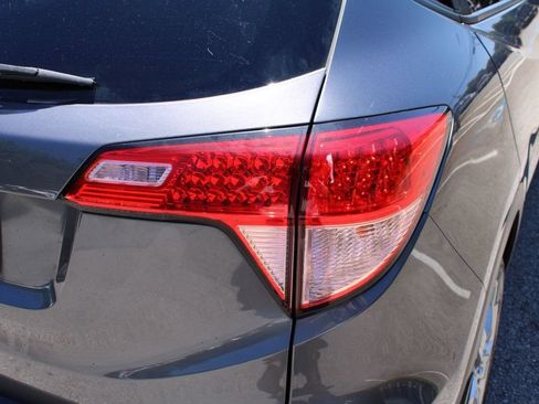 Used 2017 Honda HR-V EX image 10