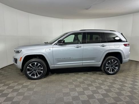 Used 2023 Jeep Grand Cherokee Overland AWD/4WD image 6