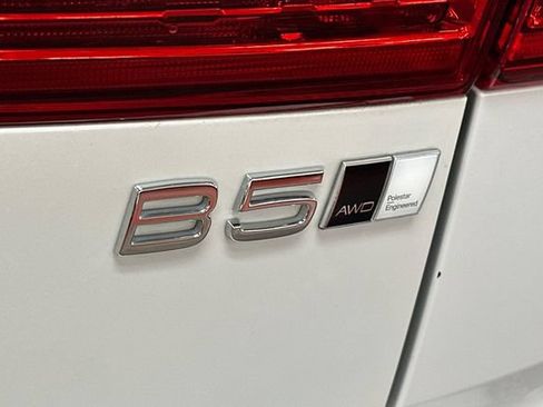 Used 2023 Volvo XC60 B5 Plus AWD/4WD image 36