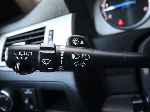 Used 2011 Cadillac Escalade AWD image 33