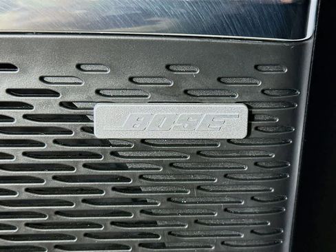 Used 2025 GMC Acadia Elevation image 30