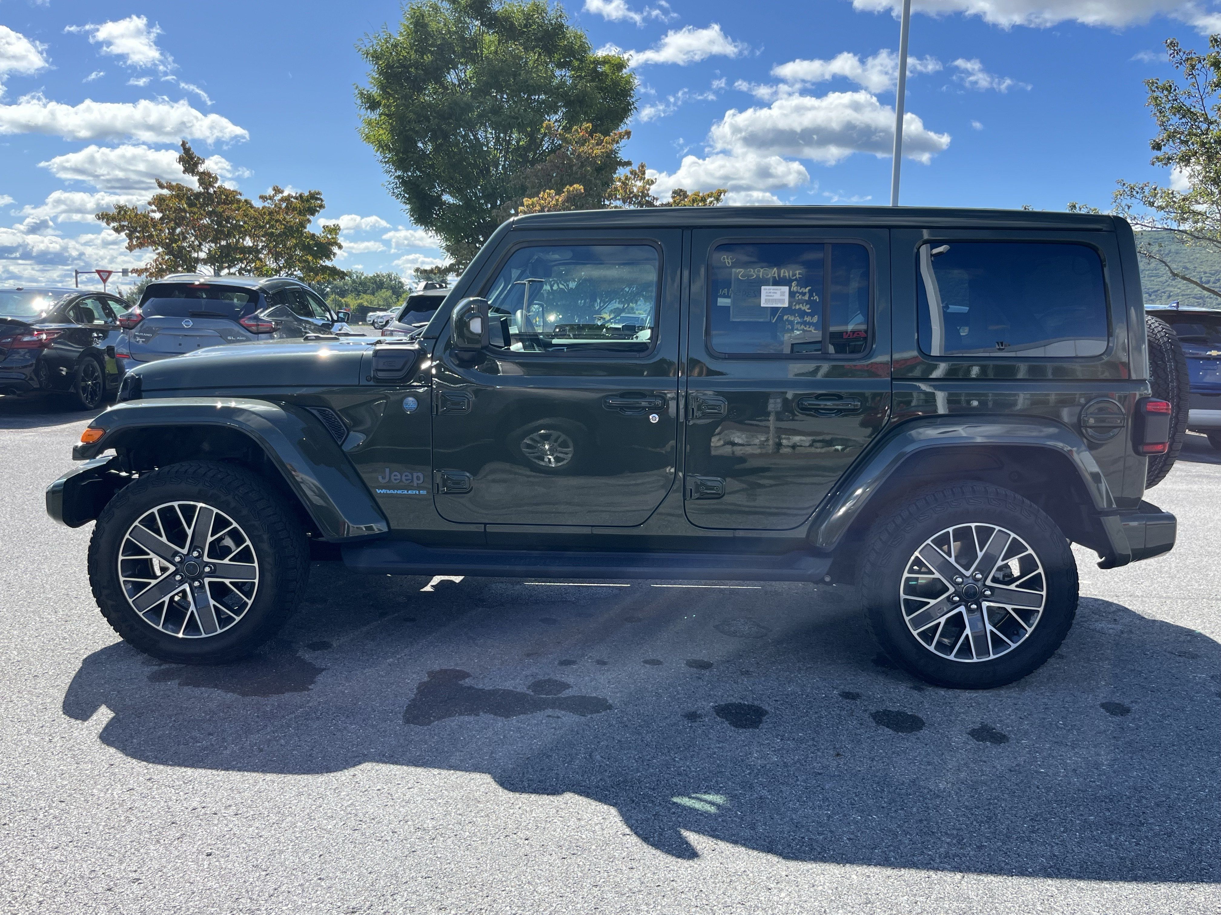 Used 2024 Jeep Wrangler High Altitude AWD/4WD image 10