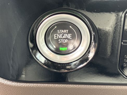 Used 2024 GMC Sierra 1500 SLT image 30