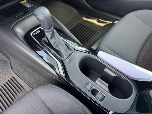 Used 2024 Toyota Corolla SE w/ SE Package image 19