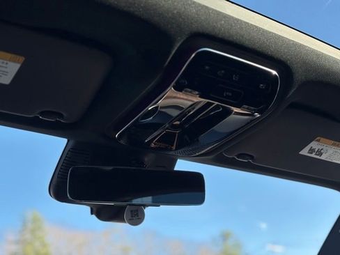 Used 2026 Mercedes-Benz GLC 300 4MATIC image 37