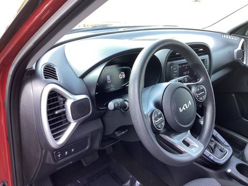 Used 2024 Kia Soul LX w/ Option Group 015 image 9