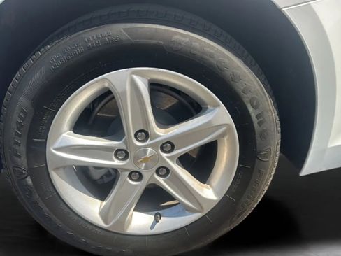 Used 2025 Chevrolet Malibu LS FWD image 34