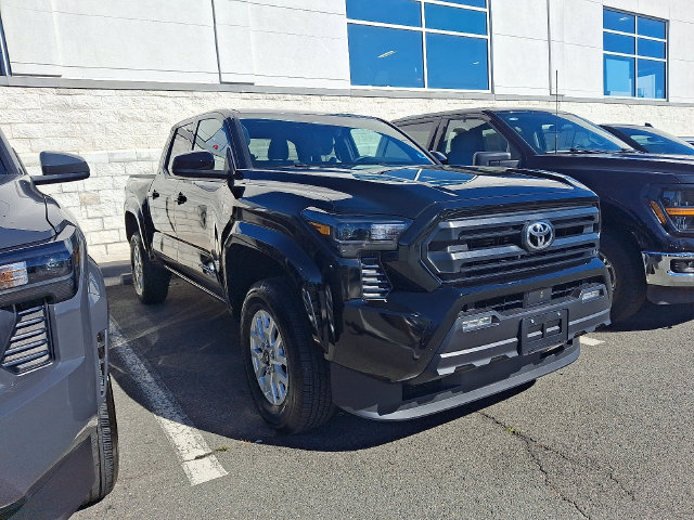 Used 2026 Toyota Tacoma SR5 AWD/4WD image 3
