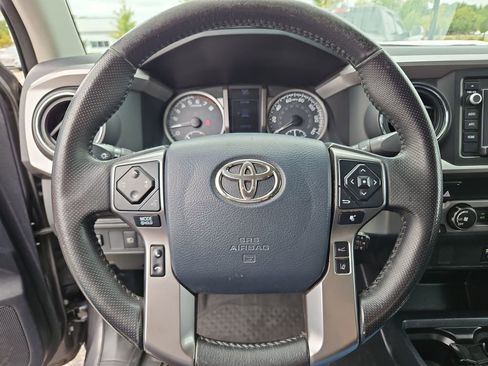 Used 2019 Toyota Tacoma SR5 image 10