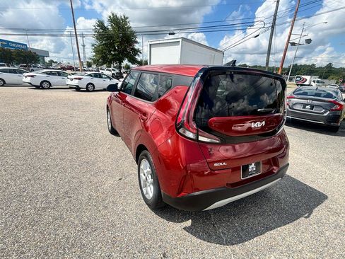 Used 2023 Kia Soul S FWD image 14