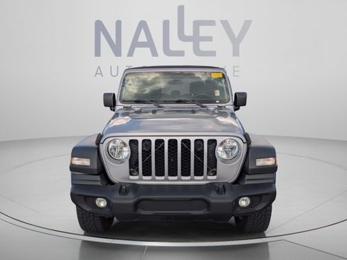 Used 2020 Jeep Gladiator Sport w/ Quick Order Package 24S AWD/4WD image 8
