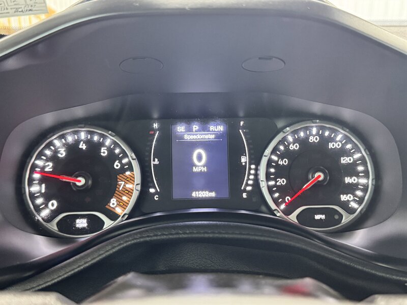 Used 2023 Jeep Renegade Latitude AWD/4WD image 10