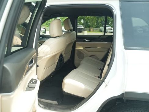 Used 2023 Jeep Grand Cherokee Limited w/ Black Appearance Package RWD image 15