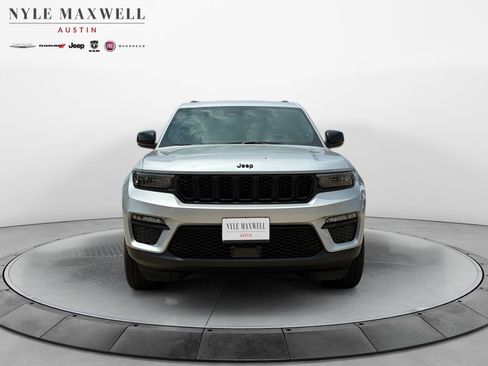 New 2025 Jeep Grand Cherokee Limited w/ Black Appearance Package RWD image 19