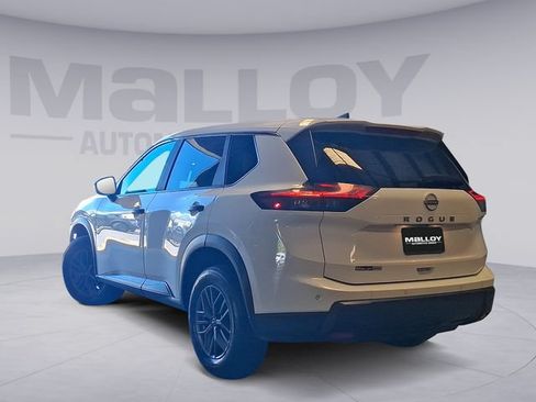 Used 2024 Nissan Rogue S FWD image 3