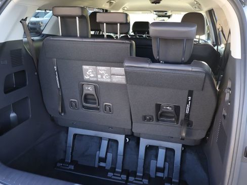 New 2026 Kia Carnival EX image 10