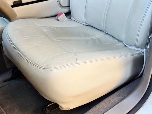 Used 2003 Lincoln Town Car Cartier image 88