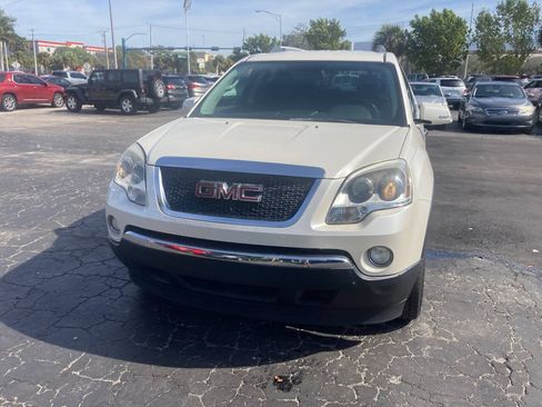 Used 2011 GMC Acadia SLT FWD image 3