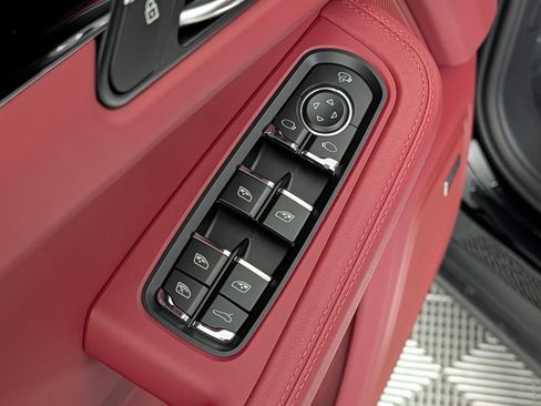 New 2026 Porsche Macan S image 27