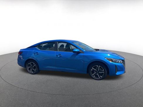 Used 2025 Nissan Sentra SV FWD image 2