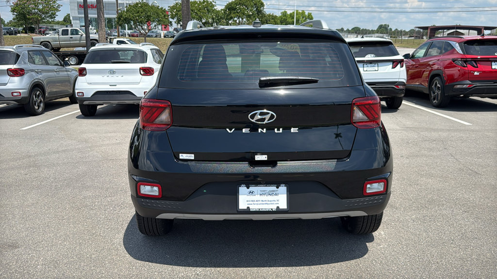 Used 2026 Hyundai Venue SEL FWD image 6