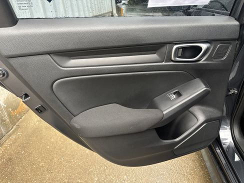 Used 2023 Honda Civic Sport image 9