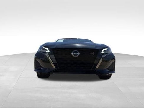 Used 2025 Nissan Altima 2.5 SR AWD/4WD image 4