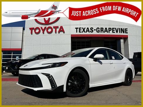 New 2026 Toyota Camry SE image 1