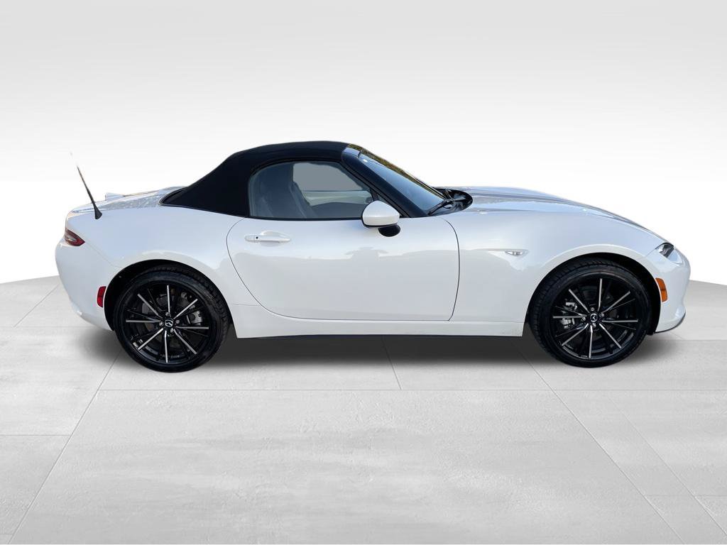 Used 2024 MAZDA MX-5 Miata Grand Touring RWD image 4