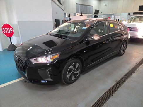Used 2018 Hyundai Ioniq SEL image 1