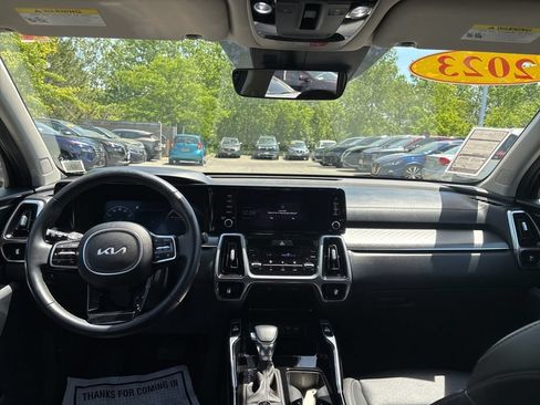Used 2023 Kia Sorento SX AWD/4WD image 16