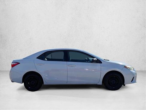 Used 2015 Toyota Corolla L image 2