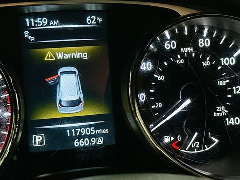 Used 2015 Nissan Rogue SV w/ SV Premium Package image 13