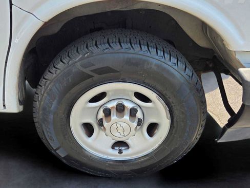 Used 2019 Chevrolet Express 2500 w/ Driver Convenience Package image 7