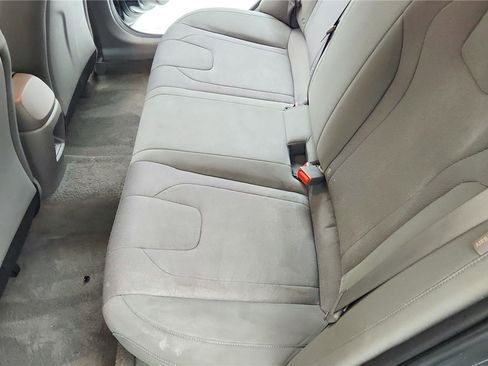 Used 2024 Hyundai Elantra SE image 30