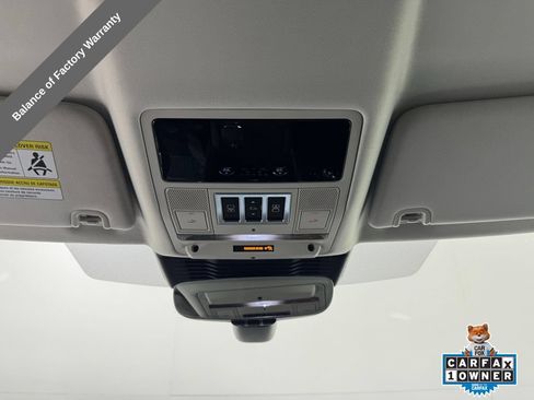 Used 2023 Land Rover Discovery S AWD/4WD image 28