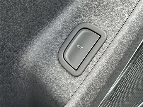New 2026 GMC Acadia Denali w/ Super Cruise Package FWD image 26
