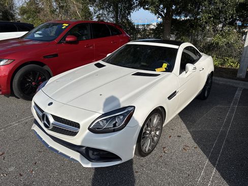 Used 2018 Mercedes-Benz SLC 300 image 2