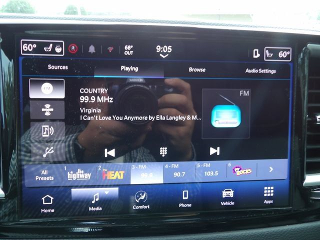 Used 2025 Chrysler Pacifica Select FWD image 31