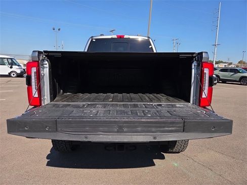 Used 2024 Ford F250 Platinum image 13
