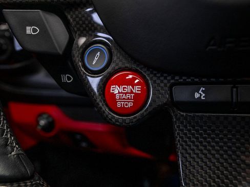 Certified 2022 Ferrari F8 Tributo image 25