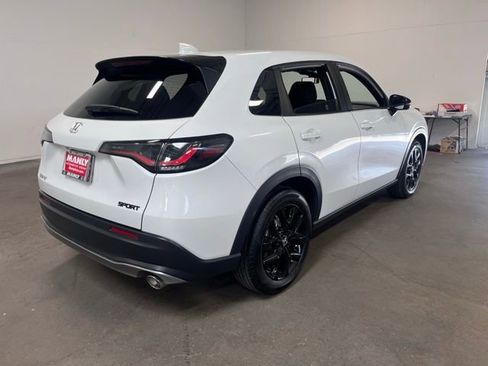 Used 2024 Honda HR-V Sport image 3