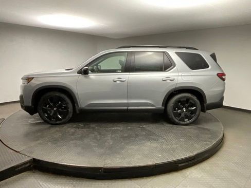 New 2026 Honda Pilot Black Edition image 4