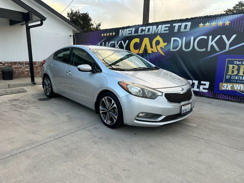 Used 2015 Kia Forte EX w/ UVO Package W/17" Alloys FWD image 2