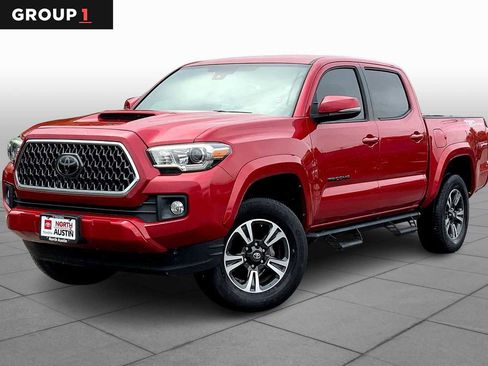 Used 2018 Toyota Tacoma TRD Sport w/ Technology Package RWD image 1