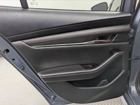 Used 2023 MAZDA MAZDA3 s FWD image 16
