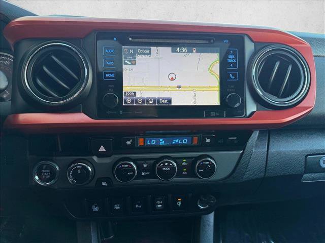 Used 2017 Toyota Tacoma TRD Off-Road w/ Premium & Technology Package AWD/4WD image 15