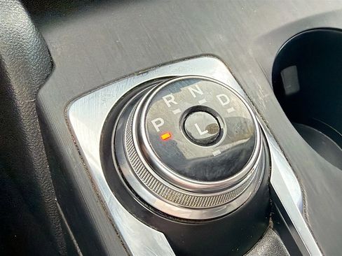 Used 2020 Ford Escape SE image 27